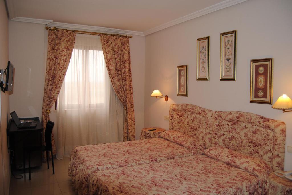 Cristina-Enea Hotel Valdeganga Værelse billede