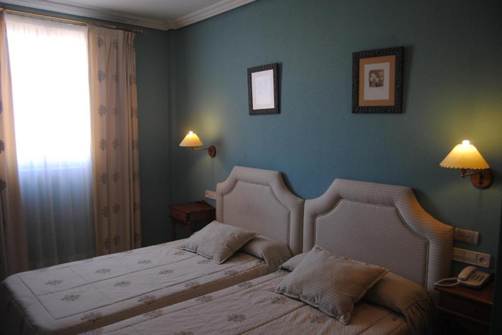 Cristina-Enea Hotel Valdeganga Værelse billede